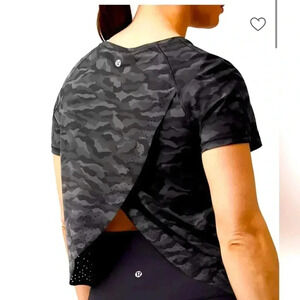 Lululemon Quick Pace Short Sleeve Size 6 🖤🩶 Sequoia Camo Deep Coal Black